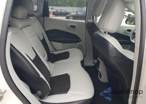 2017 Jeep Compass Latitude z USA, uszkodzony, nr VIN 3C4NJCBBXHT605838